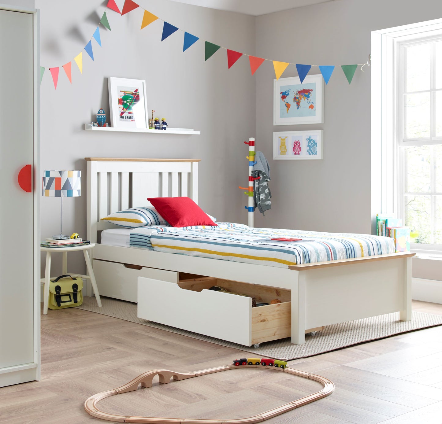 Chester Wooden Bed Frame with Under Bed Storage Drawers (white)