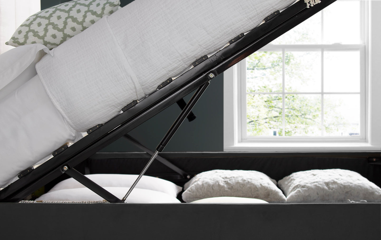 Aurora Velvet Ottoman Bed – Art Deco Winged Headboard with Foot-End Storage