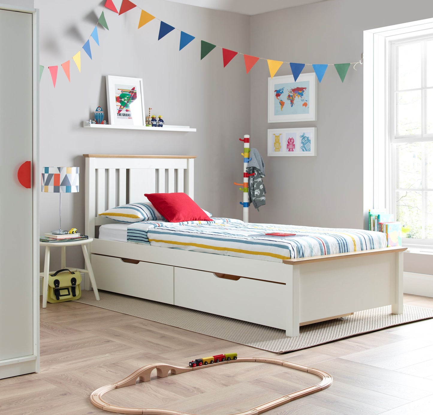 Chester Wooden Bed Frame with Under Bed Storage Drawers (white)