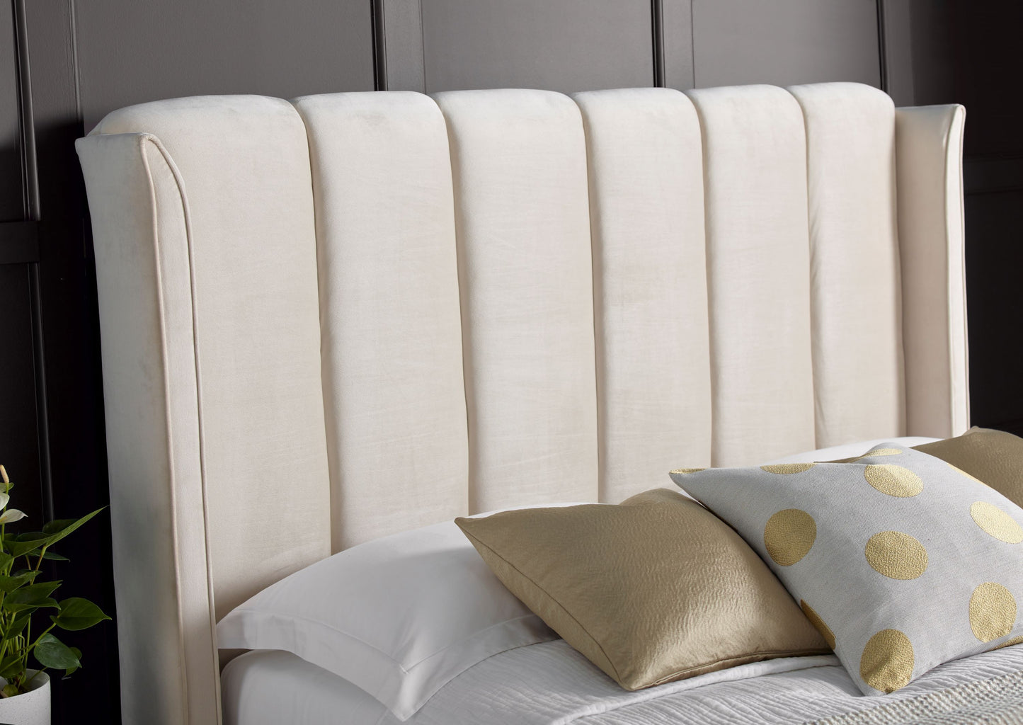 Aurora Velvet Ottoman Bed – Art Deco Winged Headboard with Foot-End Storage